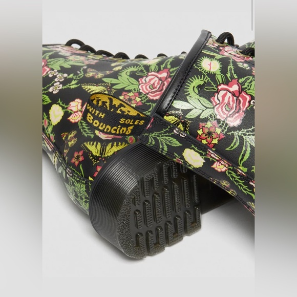 NEW Dr. Martens Women's 1460 Bloom Leather 8 Eye Boots, Black, Size 7 - Picture 8 of 9